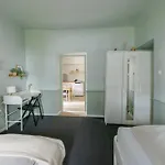Castle Road Appartement *