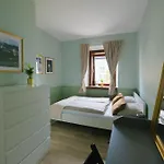 Castle Road Appartement *