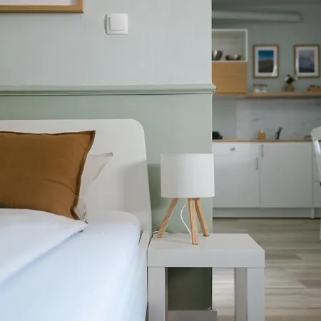 Castle Road Apartment *
