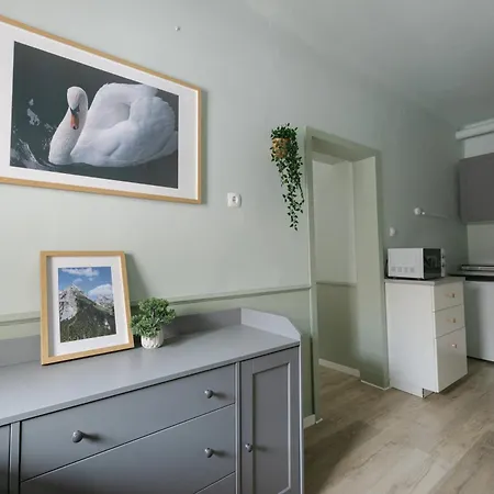 Castle Road Apartment *
